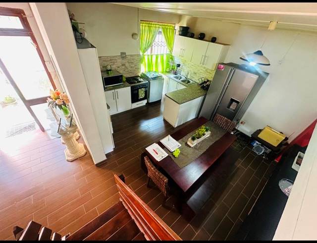2 BEDROOM DUPLEX FOR SALE IN WOODHAVEN